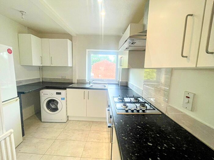1 Bedroom Flat To Rent In Huxley Close, Uxbridge, UB8