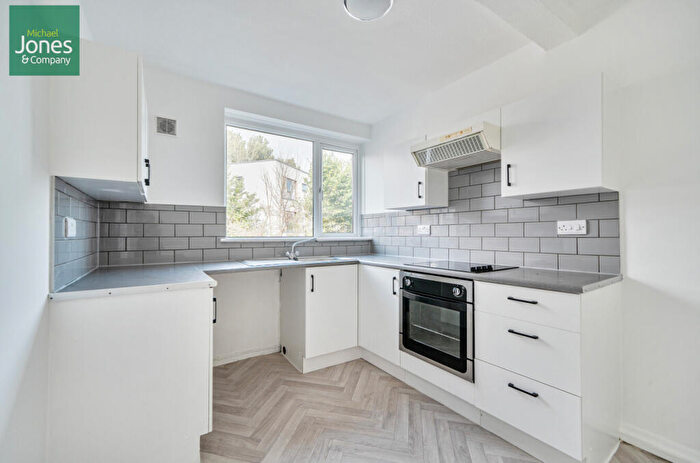 3 Bedroom Maisonette To Rent In Goring Road, Goring-by-Sea, Worthing, West Sussex, BN12