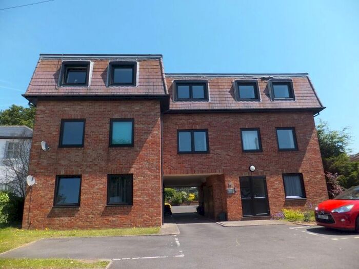 2 Bedroom Flat To Rent In Bradbourne Road, Sevenoaks, TN13