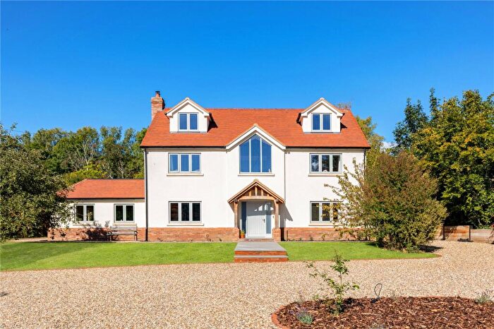 5 Bedroom Detached House For Sale In Reynards Road, Welwyn, Hertfordshire, AL6