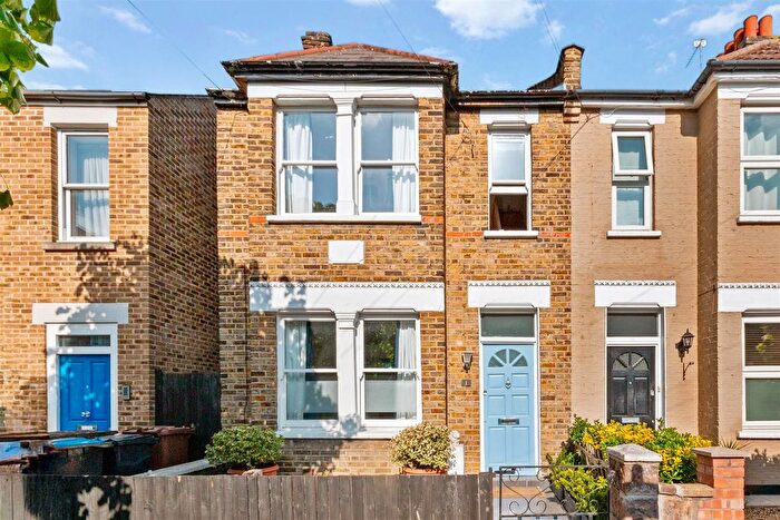 3 Bedroom End Of Terrace House For Sale In Aston Road, Raynes Park, SW20