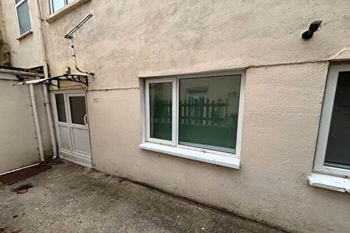 2 Bedroom Property To Rent In Magdalene Road, Torquay, TQ1