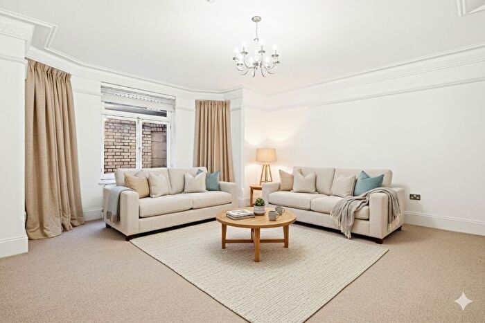 3 Bedroom Flat To Rent In Morpeth Mansions, Morpeth Terrace, SW1P