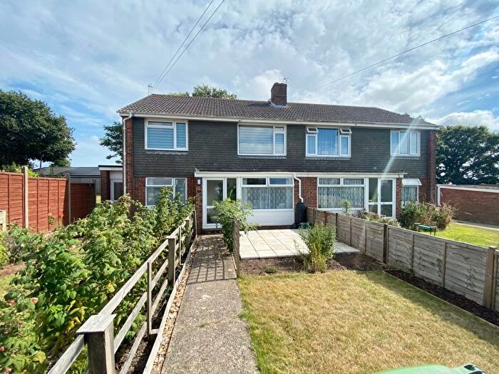 2 Bedroom Flat To Rent In Venner Avenue, Cowes, PO31