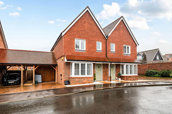 3 Bedroom Semi Detached House For Sale In Corbel Rise, Chineham, RG24