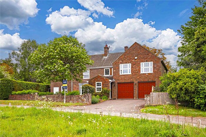 5 Bedroom Detached House For Sale In Whipsnade, Central Bedfordshire, LU6