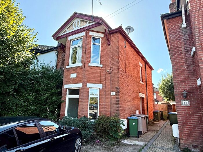 2 Bedroom Maisonette To Rent In Darwin Road, Shirley, Southampton, SO15