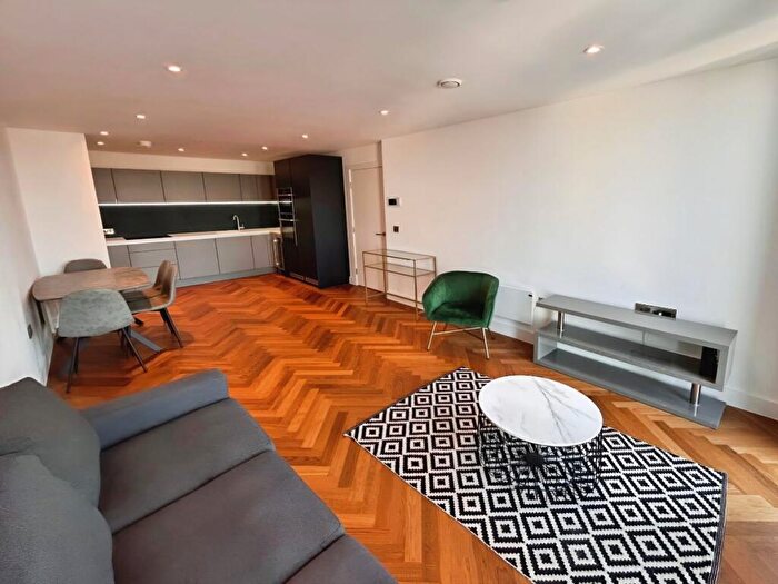2 Bedroom Apartment To Rent In East Tower, Deansgate Square, Manchester, M15