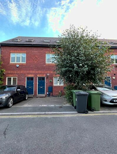 4 Bedroom Property To Rent In Haven Road, Exeter, EX2