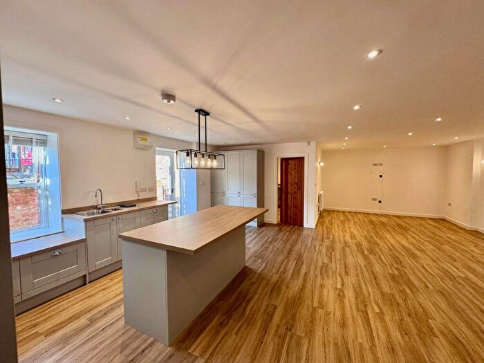 4 Bedroom House To Rent In Drayman Court, Kimberley, NG16