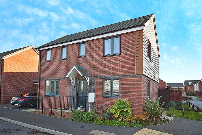 3 Bedroom Detached House For Sale In Aldridge Place, Tithebarn, Exeter, EX1