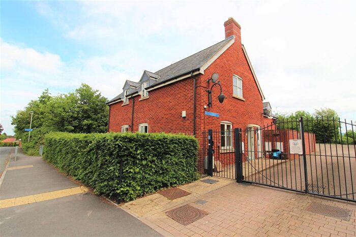 2 Bedroom Maisonette For Sale In Hempsted, Gloucester, GL2