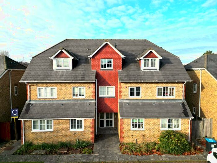 1 Bedroom Flat To Rent In The Mallards, Hemel Hempstead, Hertfordshire, HP3