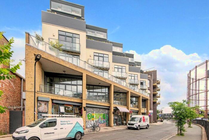 2 Bedroom Flat To Rent In Andrews Road, Broadway Market, E8