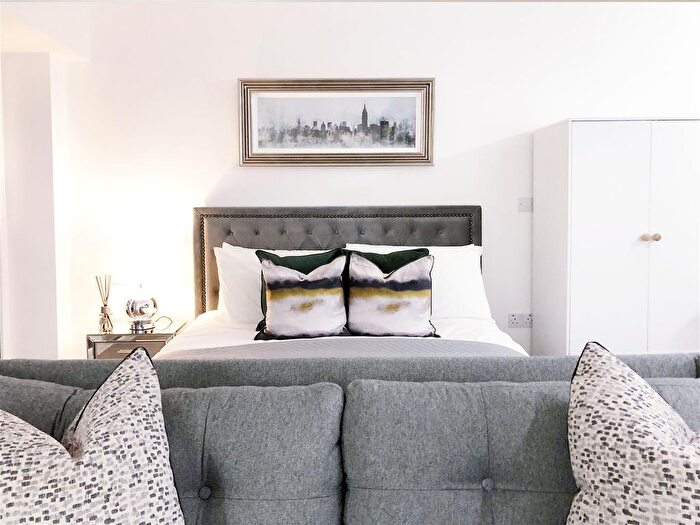 Studio To Rent In Beaufort Square, London, NW9