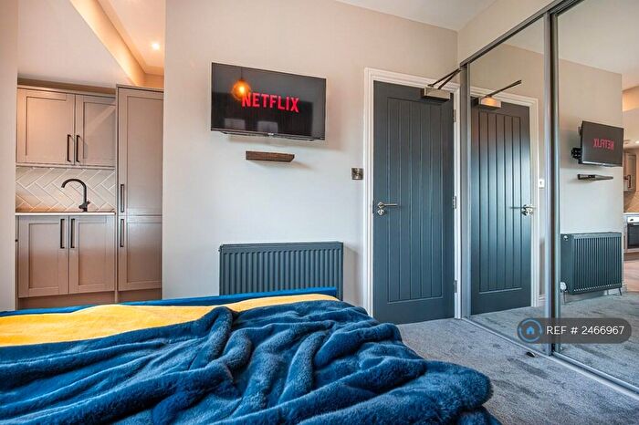 Studio To Rent In Haydon, Swindon, SN25