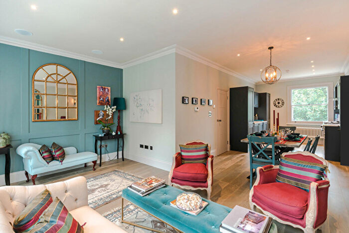 3 Bedroom Flat To Rent In Edith Grove, London, SW10