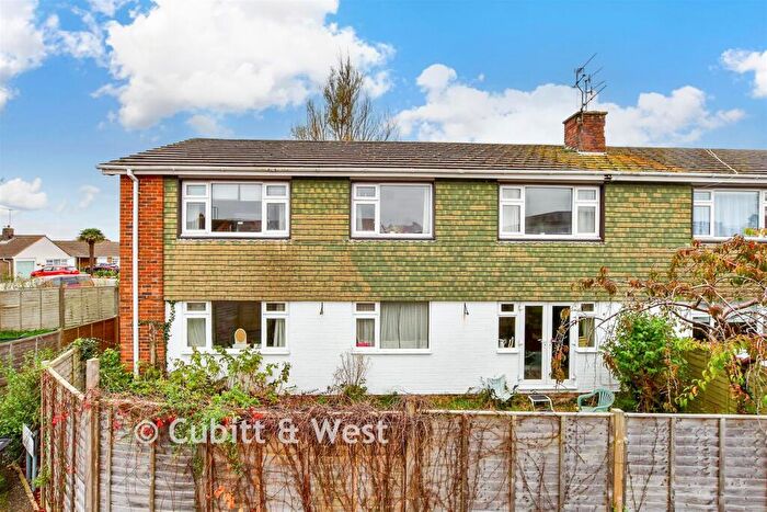 3 Bedroom Flat For Sale In Fairlands, Bognor Regis, West Sussex, PO22
