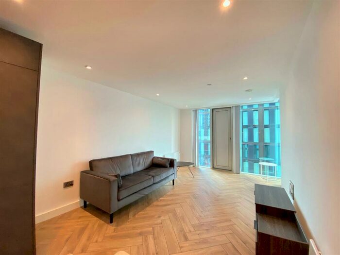 1 Bedroom Flat To Rent In Victoria Residence, Silvercroft Street, Manchester, M15