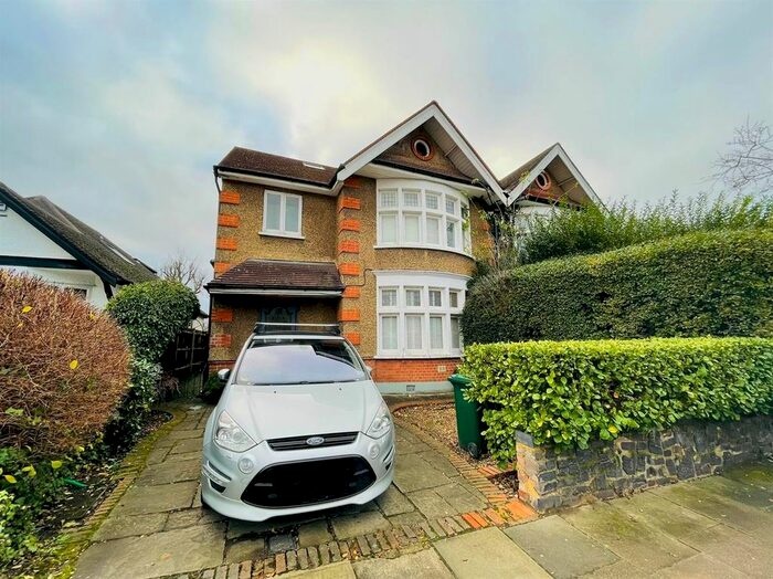 5 Bedroom Semi-Detached House To Rent In St. Mary's Avenue, London N3