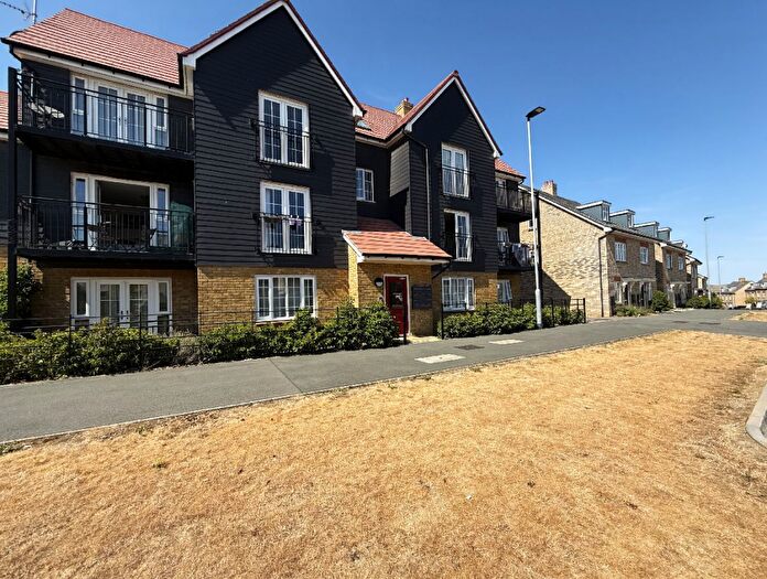 2 Bedroom Flat For Sale In Southern Cross, Wixams, Bedford, MK42