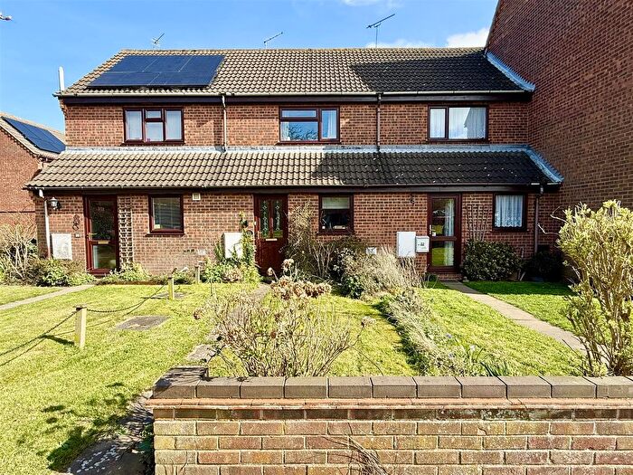 2 Bedroom Terraced House For Sale In Weavers Close, Stalham, NR12