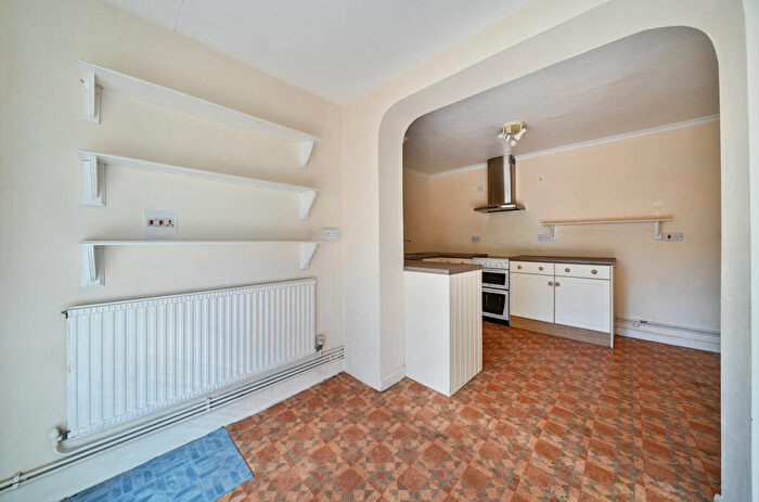 3 Bedroom Terraced House For Sale In Throop Road, Templecombe, Somerset, BA8