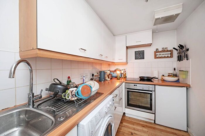 1 Bedroom Flat To Rent In Clifton Grove, Dalston, London, E8