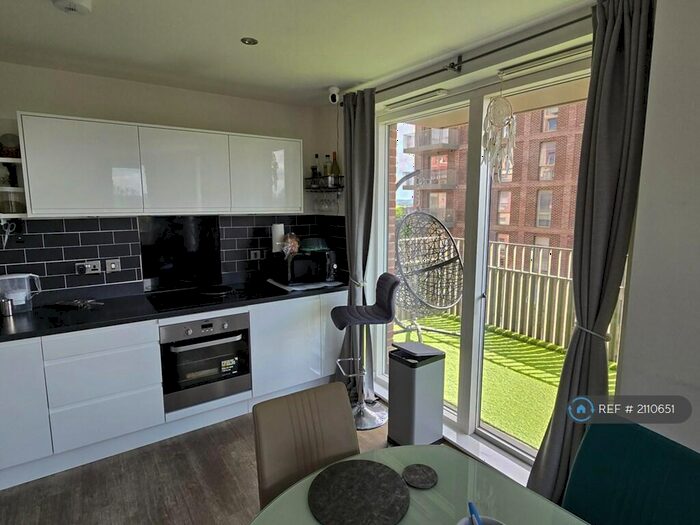 2 Bedroom Flat To Rent In Chesterton House, Harrow, HA1