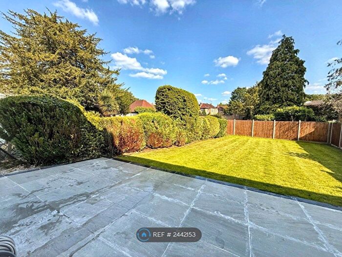 2 Bedroom Maisonette To Rent In Littlecote Place, Pinner, HA5