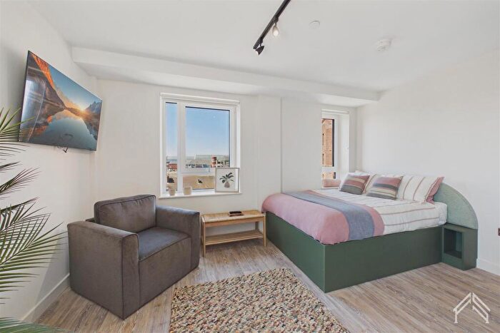 Apartment To Rent In Clarence Street, Kingston Upon Thames London, KT1