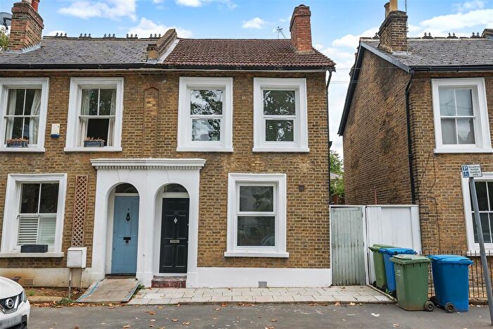 4 Bedroom Property To Rent In Elm Grove, London, SE15