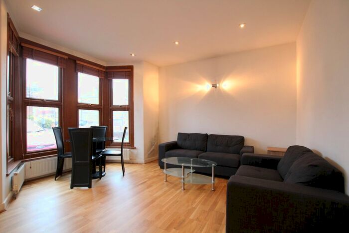 2 Bedroom Flat To Rent In Green Lane, Ilford IG3