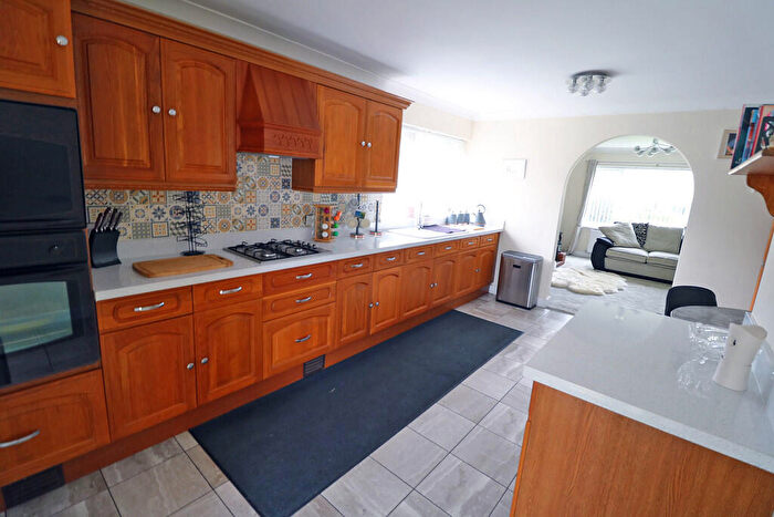 2 Bedroom Detached Bungalow For Sale In Akeferry Road, Westwoodside, DN9