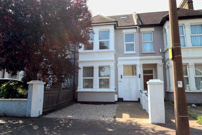 6 Bedroom Terraced House To Rent In York Road, Southend On Sea, SS1