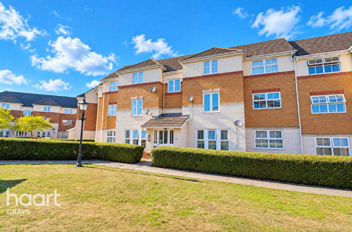 2 Bedroom Flat For Sale In Merlin Close, Chafford Hundred, RM16