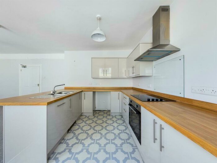 2 Bedroom Flat To Rent In Market Street, Tavistock, PL19