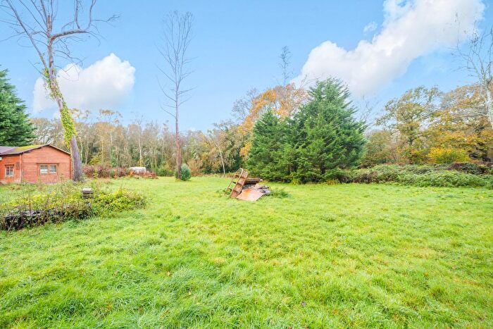 2 Bedroom Detached Bungalow For Sale In Hollywater Road, Hollywater, GU35