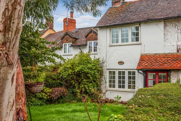 2 Bedroom Detached House For Sale In Watlington Street, Henley-On-Thames, RG9
