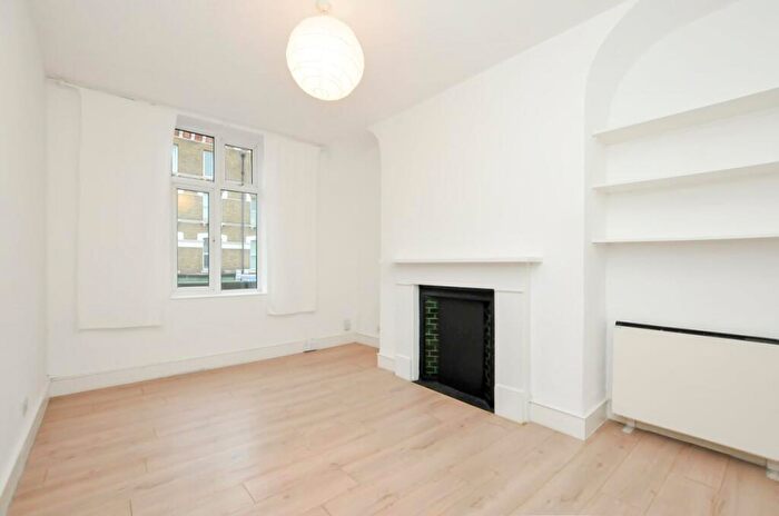 1 Bedroom Flat To Rent In Stoke Newington High Street, Stoke Newington, N16