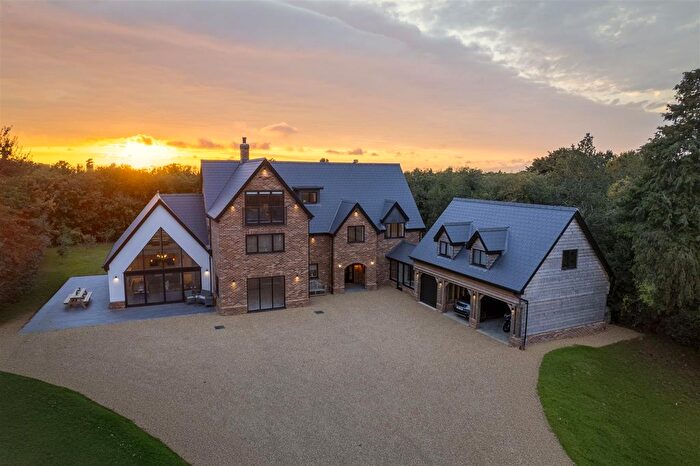 6 Bedroom Detached House For Sale In Deopham Road, Great Ellingham, Attleborough, NR17