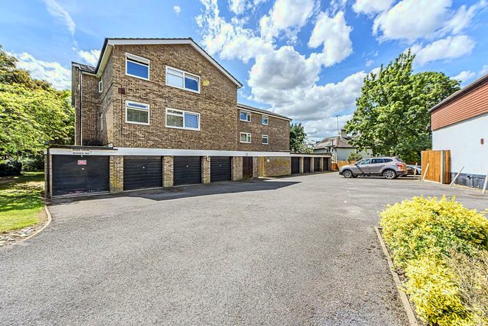 Apartment To Rent In Castleview Road, Weybridge, Surrey, KT13