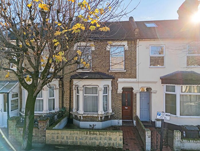 3 Bedroom Terraced House For Sale In Dunedin Road, Leyton, E10
