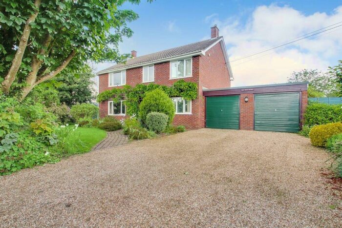4 Bedroom Detached House For Sale In Tattingstone, Ipswich, IP9