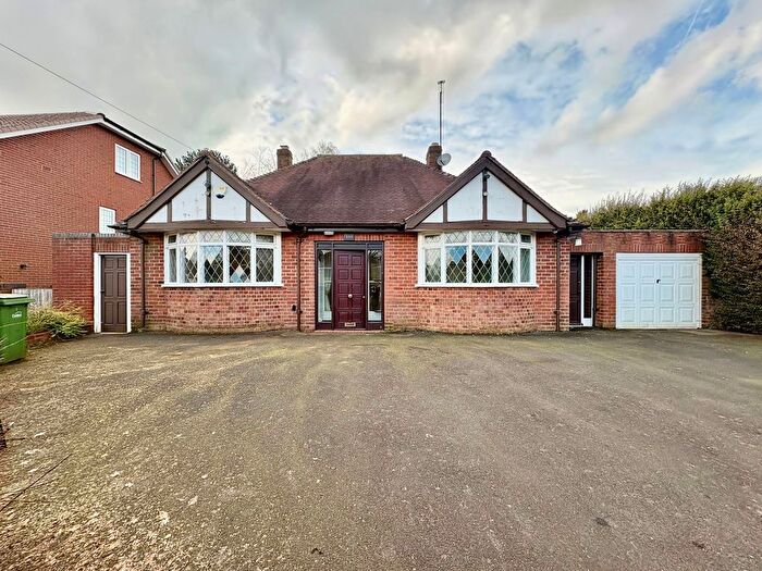2 Bedroom Bungalow To Rent In Cotwall End Road, Dudley, DY3