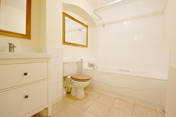 3 Bedroom End Of Terrace House For Sale In Rodyard Way, Coventry, CV1