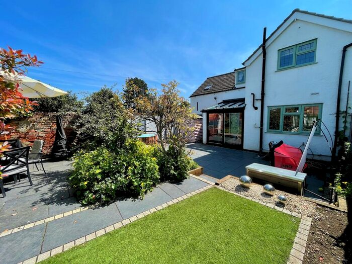 4 Bedroom Semi-Detached House For Sale In Main Street, Baston, Peterborough, PE6