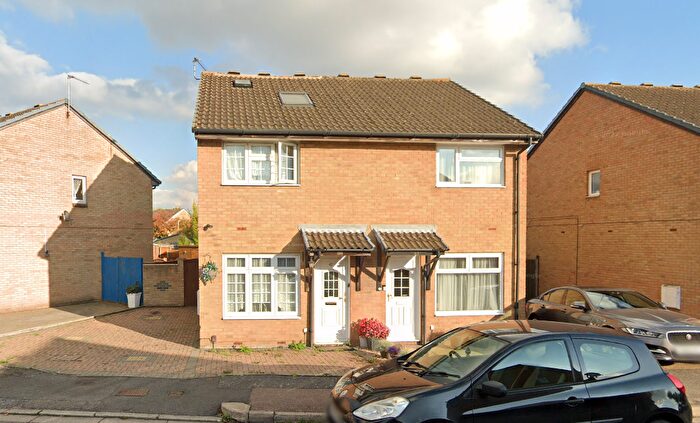 3 Bedroom Semi-Detached House To Rent In Stipularis Drive, Hayes, UB4