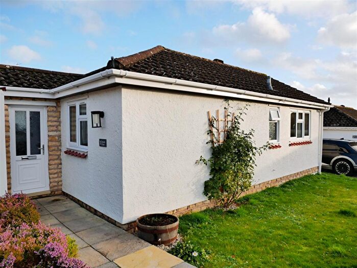 2 Bedroom Detached House For Sale In Druids Close, Curzon Park, Calne, SN11