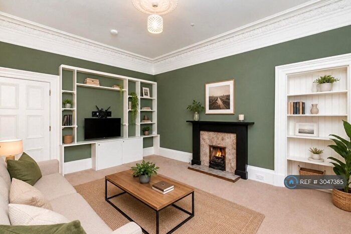 2 Bedroom Flat To Rent In Brandon Terrace, Edinburgh, EH3